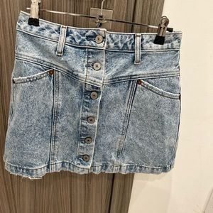 Blue acid wash denim skirt